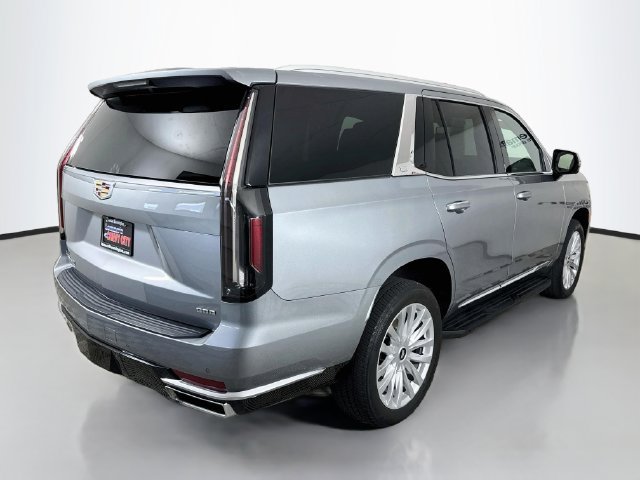 Used 2024 Cadillac Escalade Luxury AWD/4WD image 7