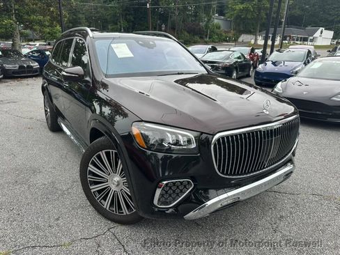 Used 2024 Mercedes-Benz Maybach GLS 600 4MATIC image 3