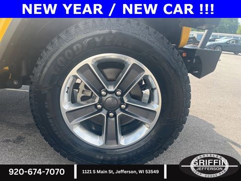 Used 2019 Jeep Wrangler Unlimited Sahara image 6