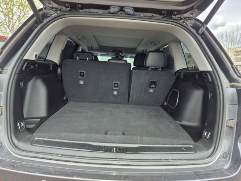 Used 2024 Jeep Grand Cherokee Limited w/ Luxury Tech Group II image 20