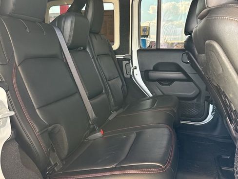 Used 2018 Jeep Wrangler Unlimited Rubicon image 25