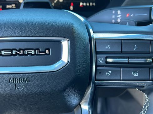 Used 2024 GMC Acadia Denali w/ Super Cruise Package AWD/4WD image 28