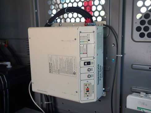 Used 2011 Ford E-250 and Econoline 250 w/ PWR Group RWD image 15