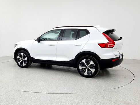 Certified 2024 Volvo XC40 B5 Core image 7