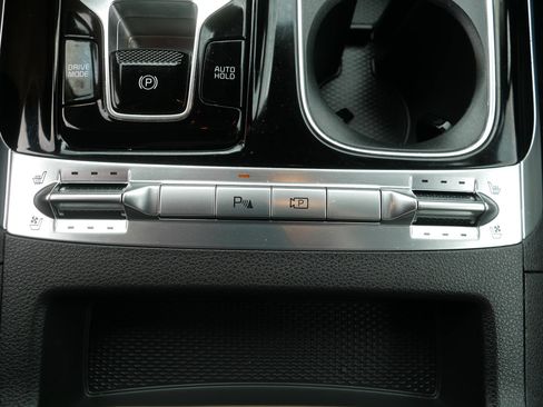 Used 2024 Kia Carnival SX FWD image 31