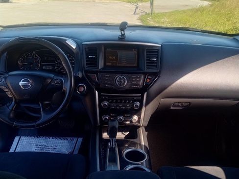 Used 2014 Nissan Pathfinder SV image 19
