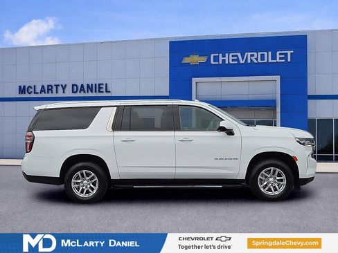 Used 2021 Chevrolet Suburban LS RWD image 6