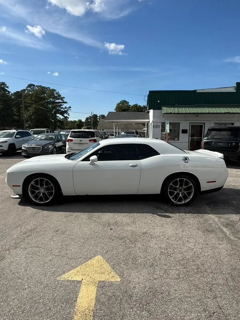 Used 2022 Dodge Challenger GT RWD image 4