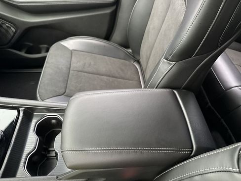 New 2025 Jeep Grand Cherokee Altitude image 20