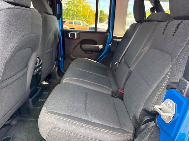 Used 2024 Jeep Wrangler Unlimited w/ Convenience Group AWD/4WD image 21