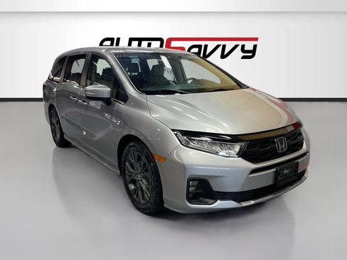Used 2025 Honda Odyssey Touring image 1