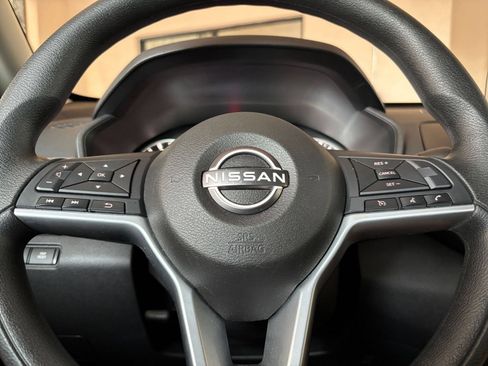 Used 2025 Nissan Altima 2.5 SV FWD image 28