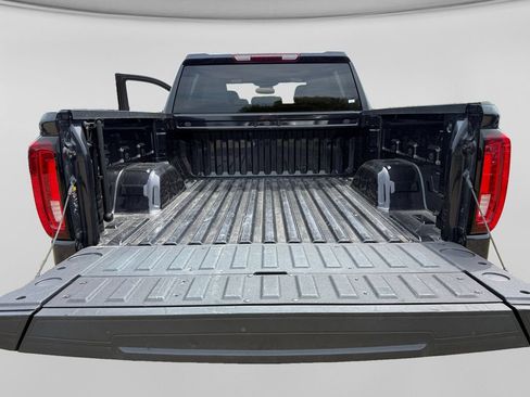 Used 2025 GMC Sierra 1500 SLT AWD/4WD image 40