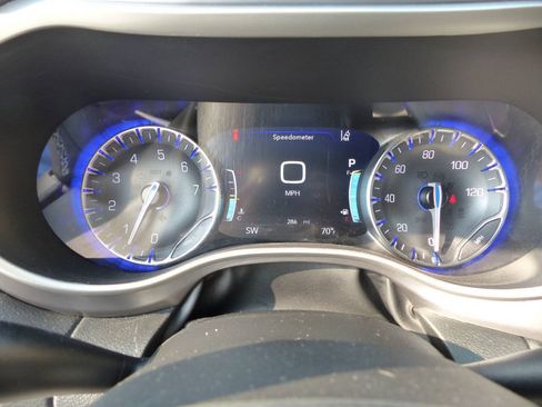 Used 2026 Chrysler Pacifica Select FWD image 26