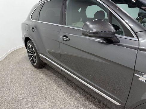 Used 2018 Bentley Bentayga Activity AWD/4WD image 3