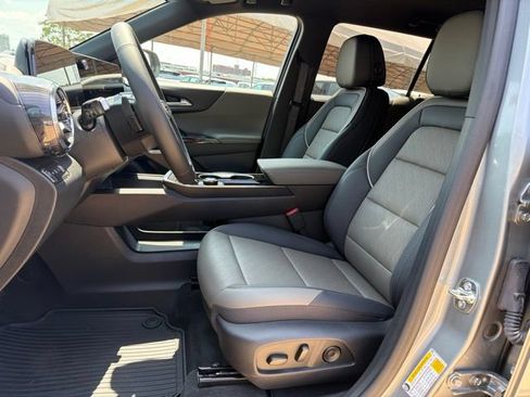 New 2026 Chevrolet Equinox LT w/ Convenience Package II AWD/4WD image 9