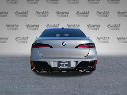 Certified 2025 BMW 760i xDrive w/ Executive Package image 9