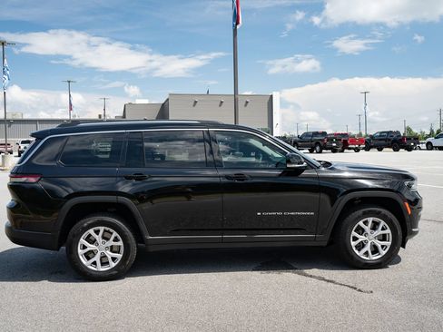 Used 2021 Jeep Grand Cherokee L Limited AWD/4WD image 11