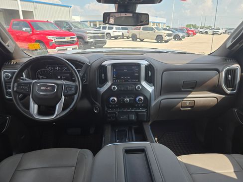 Used 2021 GMC Sierra 1500 SLT RWD image 12