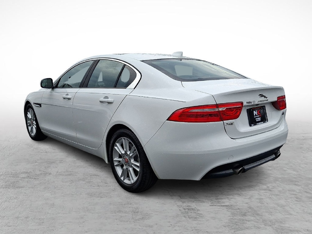 Used 2018 Jaguar XE Premium AWD/4WD image 4