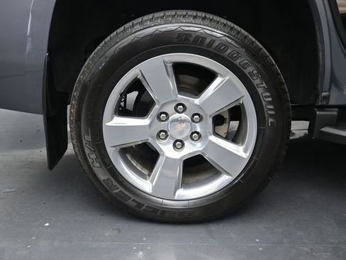 Used 2020 Chevrolet Tahoe LT w/ Luxury Package RWD image 39