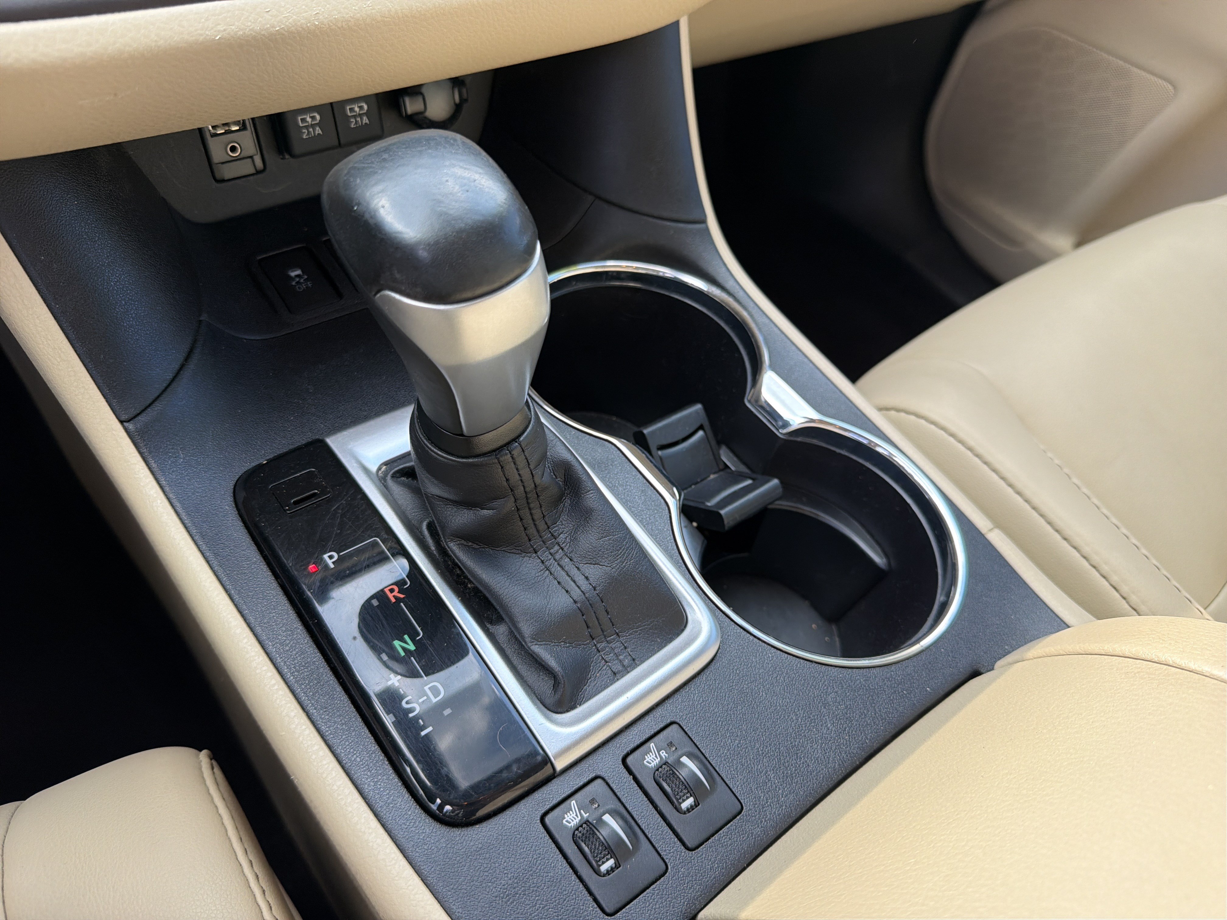 Used 2019 Toyota Highlander XLE FWD image 7