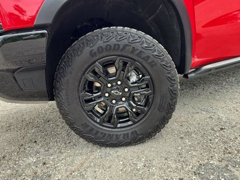 Used 2022 Chevrolet Silverado 1500 ZR2 w/ Technology Package AWD/4WD image 29
