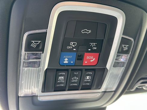 Used 2019 RAM 2500 Laramie AWD/4WD image 28