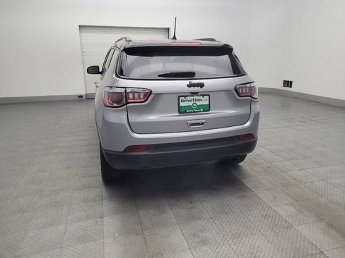 Used 2019 Jeep Compass Latitude FWD image 6