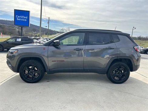 Used 2023 Jeep Compass Trailhawk image 7