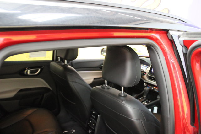 Used 2024 Jeep Compass Limited AWD/4WD image 10