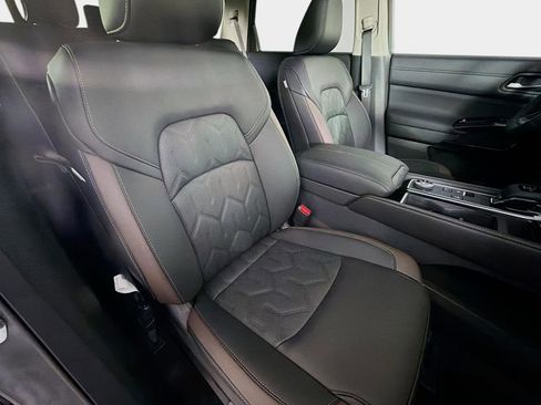 New 2026 Nissan Pathfinder Platinum AWD/4WD image 28