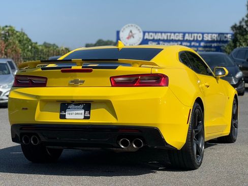 Used 2017 Chevrolet Camaro SS image 5