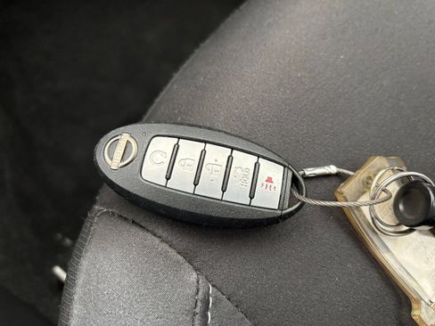 Used 2025 Nissan Altima 2.5 SV FWD image 21