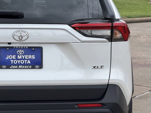 Used 2024 Toyota RAV4 XLE Premium FWD image 9