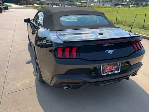 Used 2025 Ford Mustang Premium RWD image 6
