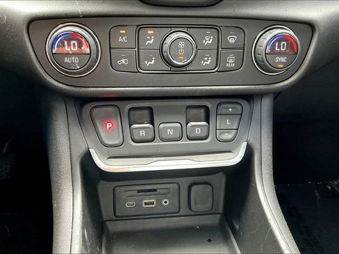 Used 2019 GMC Terrain SLT w/ Preferred Package FWD image 15