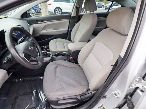 Used 2017 Hyundai Elantra SE image 26