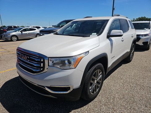 Used 2019 GMC Acadia SLT w/ LPO, Floor Liner Package FWD image 2