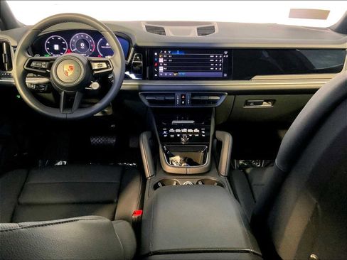 Certified 2026 Porsche Cayenne AWD/4WD image 14