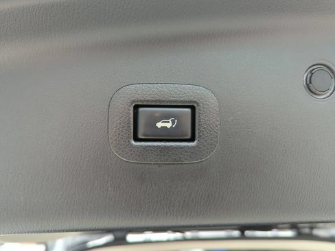 Used 2017 Nissan Armada Platinum w/ Captain Seat Package AWD/4WD image 21