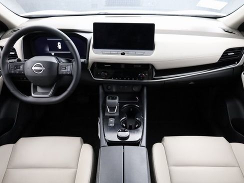 Certified 2025 Nissan Rogue SL image 13