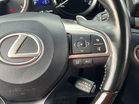 Used 2021 Lexus LX 570 4WD w/ Luxury Package image 18