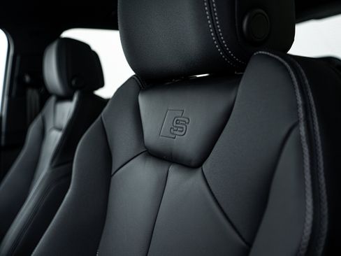 New 2025 Audi Q3 2.0T Premium image 14