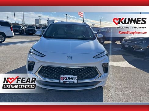 Used 2024 Buick Encore GX Avenir w/ Avenir Convenience Package image 5