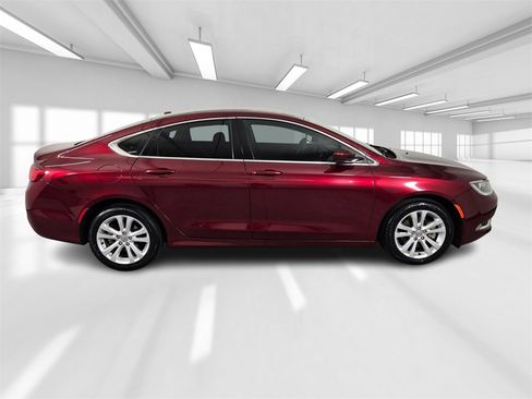 Used 2015 Chrysler 200 Limited w/ Convenience Group image 8