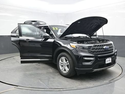 Used 2023 Ford Explorer XLT w/ Equipment Group 202A AWD/4WD image 41