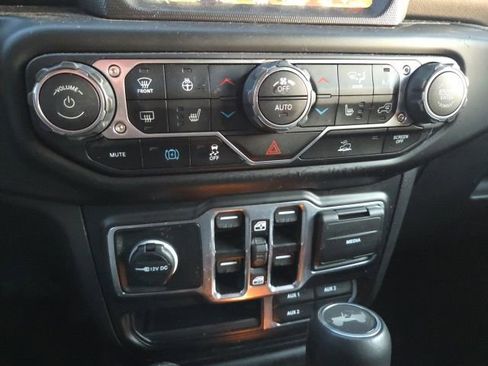 Used 2023 Jeep Wrangler Unlimited Sahara w/ Cold Weather Group image 16