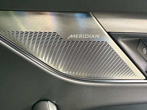 Used 2025 Jaguar F-PACE R-Dynamic S image 34