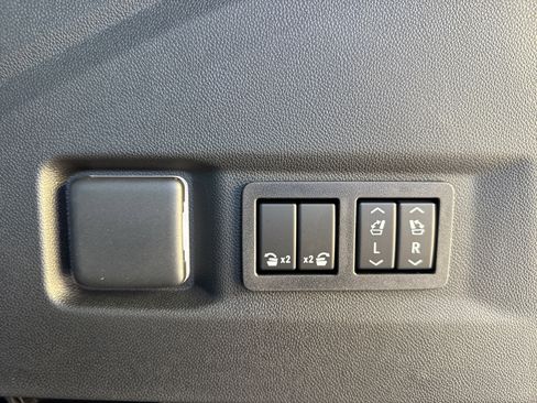 Used 2026 GMC Yukon Denali Ultimate w/ LPO, Floor Liner Package image 39